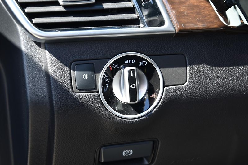Mercedes-Benz GLS 350d 4MATIC AMG 7-MÍST DPH - fotka 17 z 34