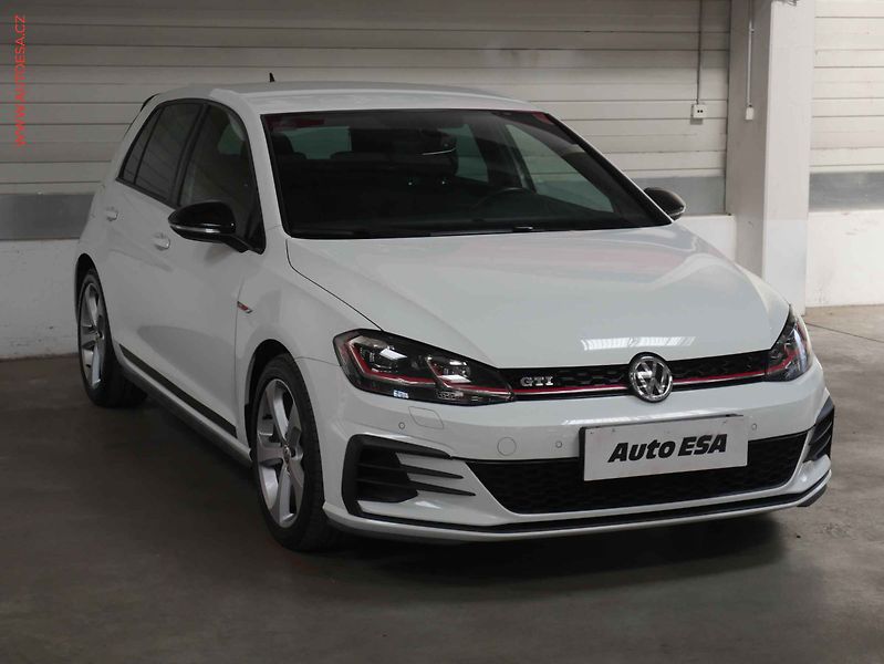 Volkswagen Golf (2017) 2.0 TSi, LED, park.čidla - fotografie inzerátu