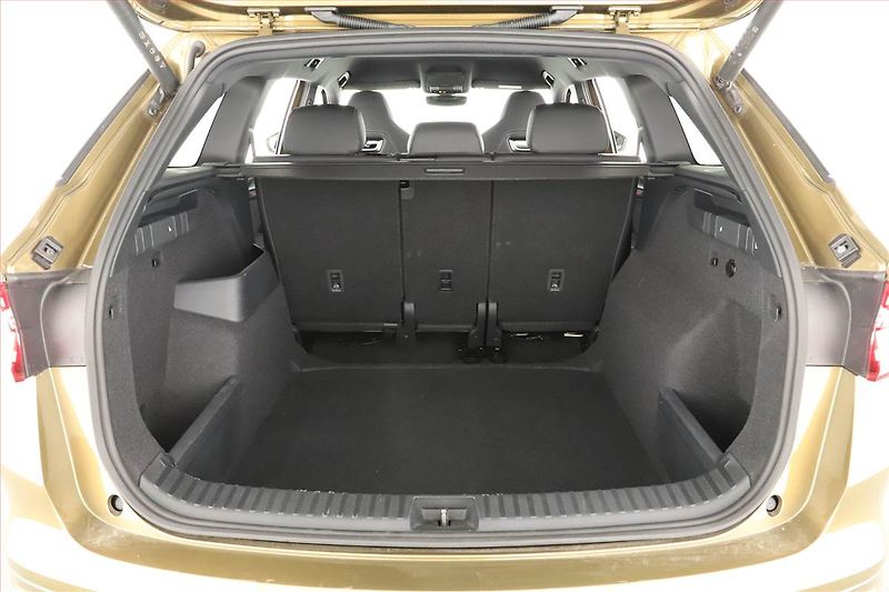 Škoda Kodiaq (2025) 2.0 TDI, SPORTLINE, 4X4 - fotka 19 z 20