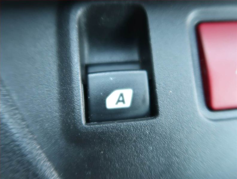 Citroën Berlingo (2016) Shine 1.2 PureTech, 5Míst - fotka 13 z 13