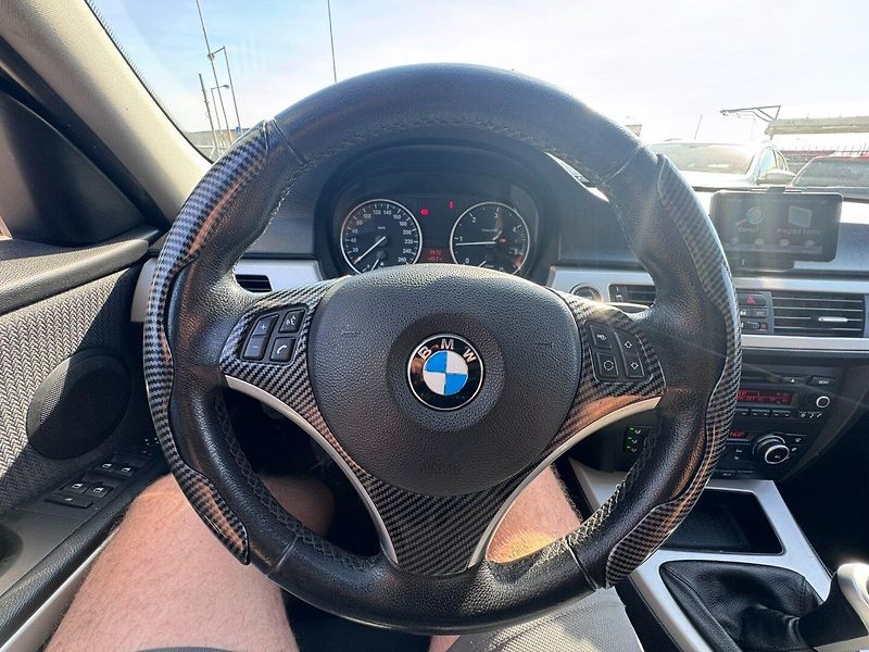 BMW Řada 3 (2011) E90 2,0D 85 KW PĚKNÝ - fotka 25 z 45