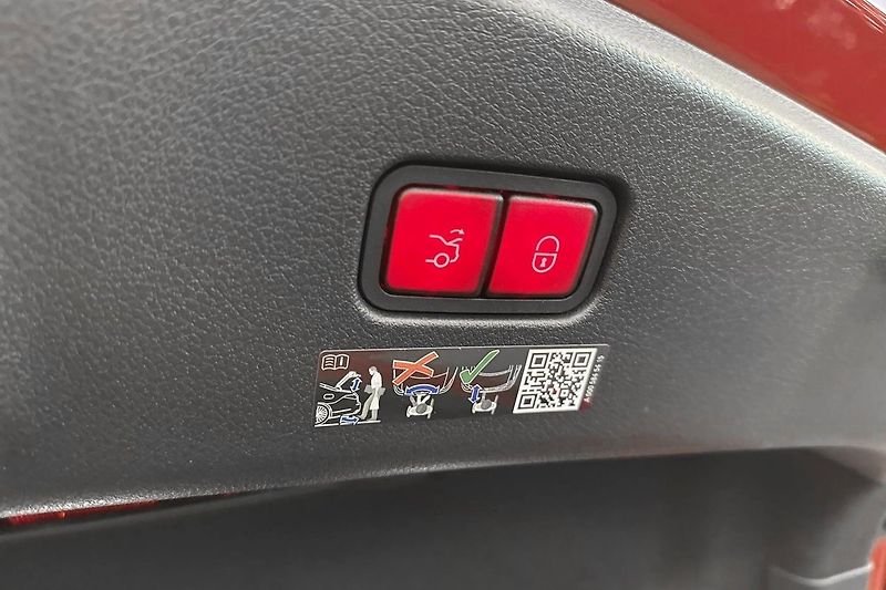 Mercedes-Benz CLE 300 4M AMG Pano HuD 360 Venti - fotka 16 z 18