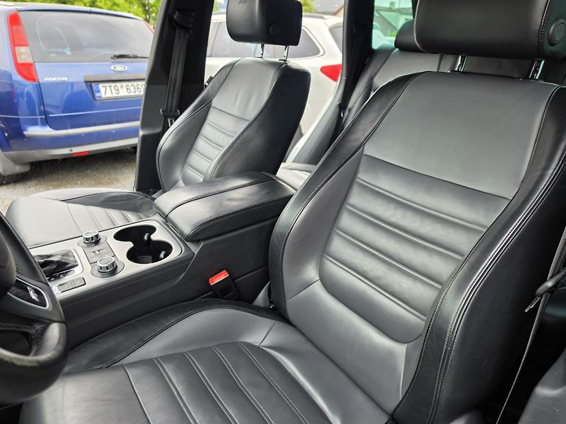 Volkswagen Touareg 3.0 TDI 4Motion R-Line Dyn Aud - fotka 18 z 23