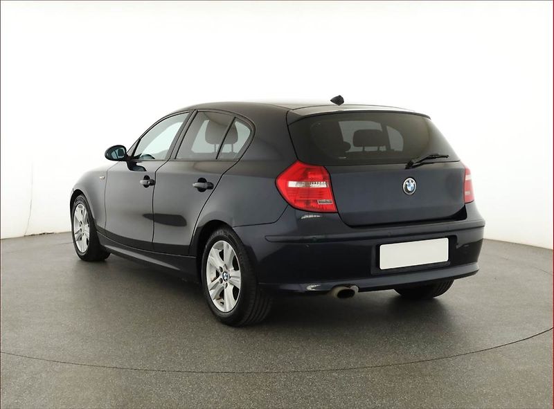 BMW Řada 1 (2008) 118d, po STK, dobrý stav - fotka 4 z 14