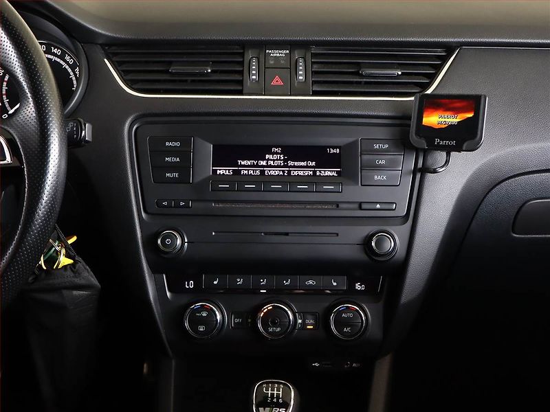 Škoda Octavia (2013) 2.0 TDI, Serv.kniha, Bi-Xenony - fotka 10 z 16