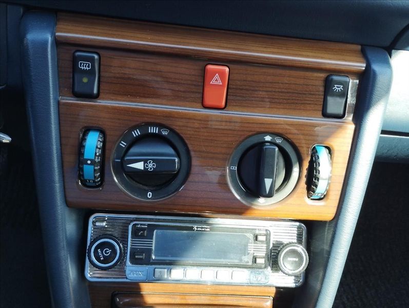 Mercedes-Benz 124 2,6 i 118 KW - fotka 13 z 16