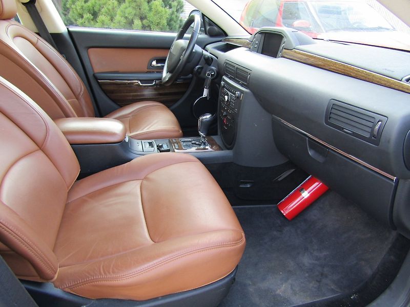 Citroën C6 (2008) 2.7 TDI AUTOMAT 1.MAJITEL - fotka 25 z 38