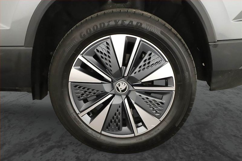 Škoda Karoq (2025) 1.5 TSI, Top Selection - fotka 12 z 18