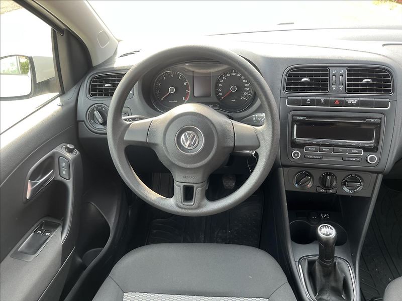 Volkswagen Polo 1.2 HTP KLIMA STK 8/2028 - fotka 14 z 30