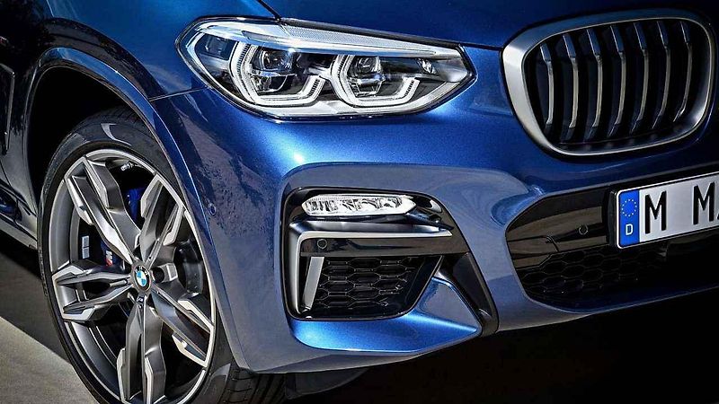BMW X3.