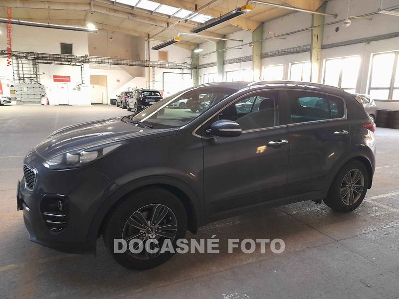 Kia Sportage (2018) 1.7 CRDi, ČR, servis.kniha - fotka 1 z 3