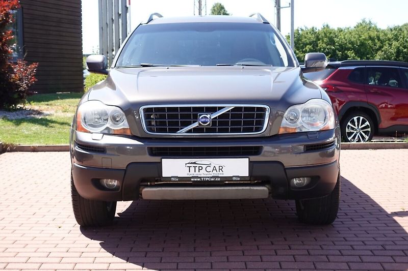 Volvo XC90 ZLEVNĚNO 2,4D5 136kW Summum 4x - fotka 2 z 28