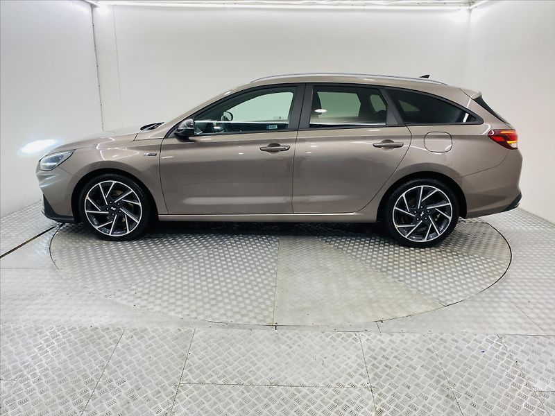 Hyundai i30 1,5 T-GDi 117kW DCT N-Line - fotka 3 z 26
