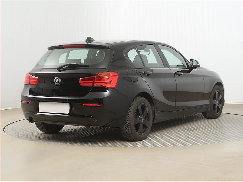 BMW Řada 1 (2016) 116i, Park. senzory - fotka 5 z 16