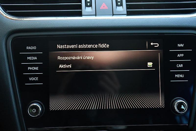Škoda Octavia 1.4G-TEC LED DSG NAVI PDC - fotka 30 z 35