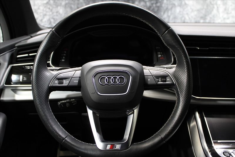 Audi Q7 3,0 TDI quattro S-Line - fotka 22 z 36