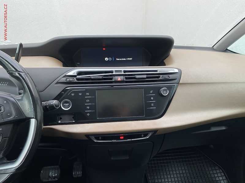 Citroën Grand C4 Picasso (2015) 2.0HDI, ČR, Intensive, AT - fotka 12 z 18