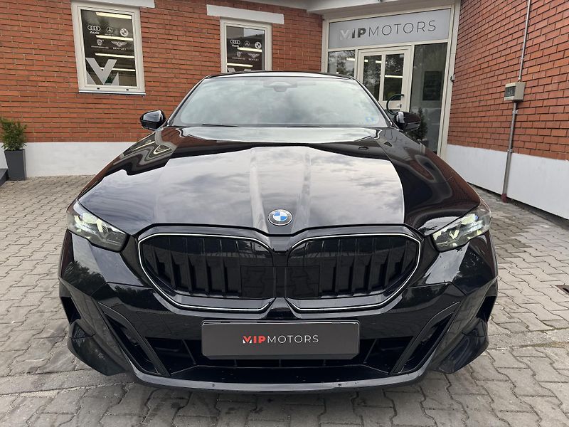 BMW Řada 5 540xD-M PRO-R21-PANO-B&W-TAŽ - fotka 10 z 35