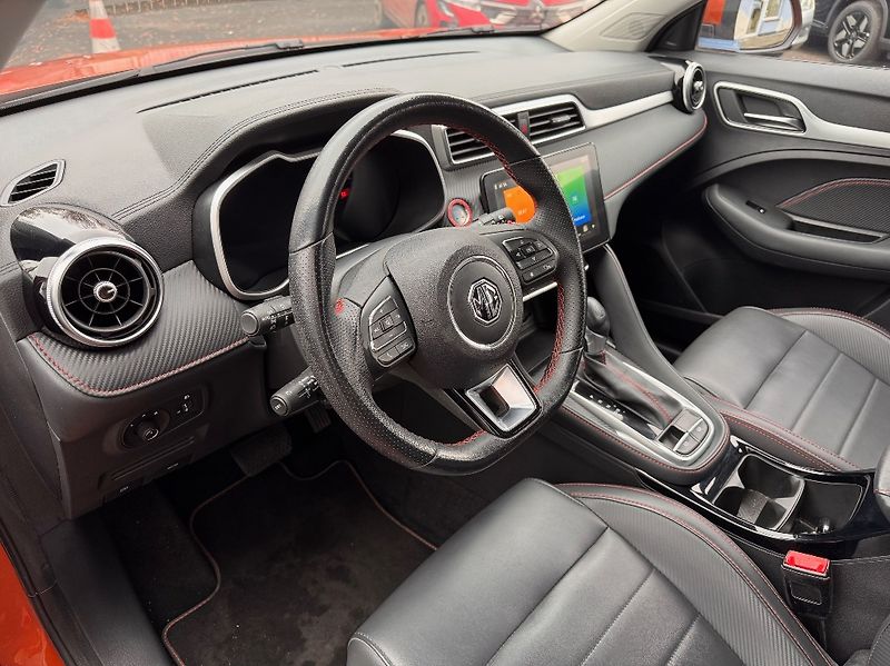 MG ZS (2023) 1,0 TGI (111k) 6AT Exclusive - fotka 20 z 42