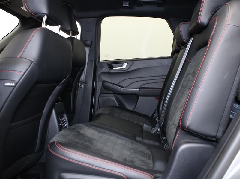 Ford Kuga 2,5 PHEV 165kW ST-line X 34tkm - fotka 7 z 26