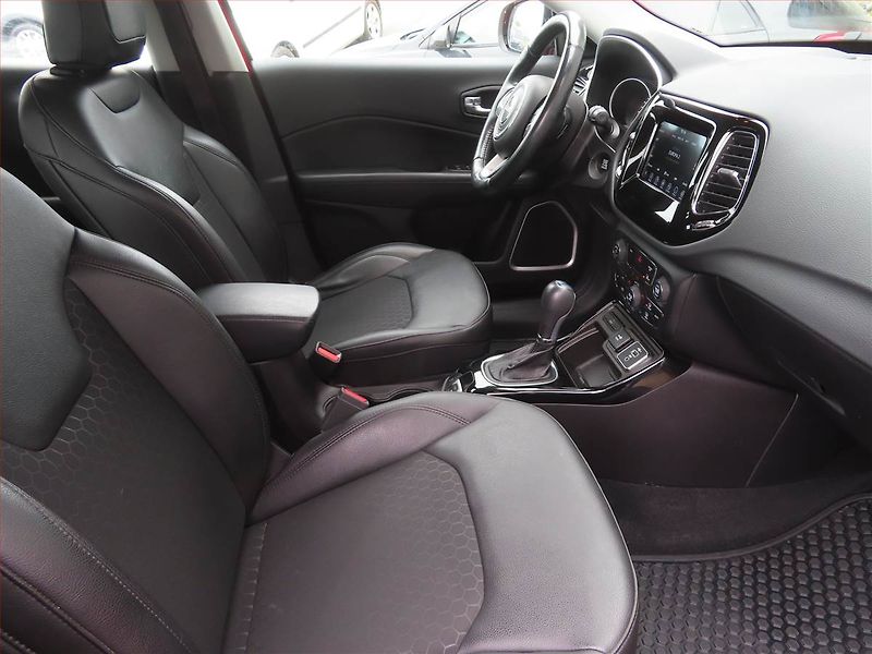 Jeep Compass (2021) 1.3 T-GDI, Automat, Serv.kniha - fotka 9 z 21