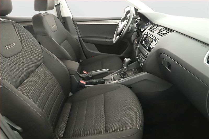 Škoda Octavia (2015) Scout 2.0 TDI, 4X4, Automat - fotka 7 z 14