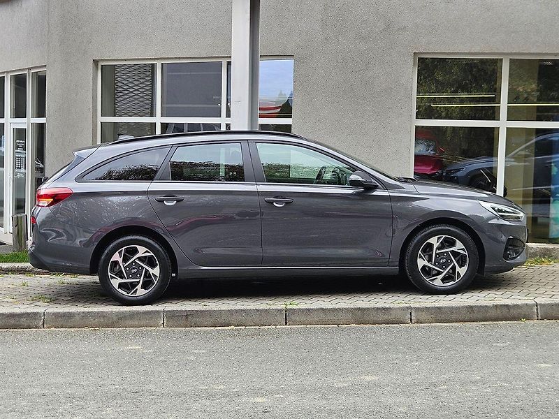 Hyundai i30 1,0 T-GDi 73kW, Smart Climate - fotka 6 z 33