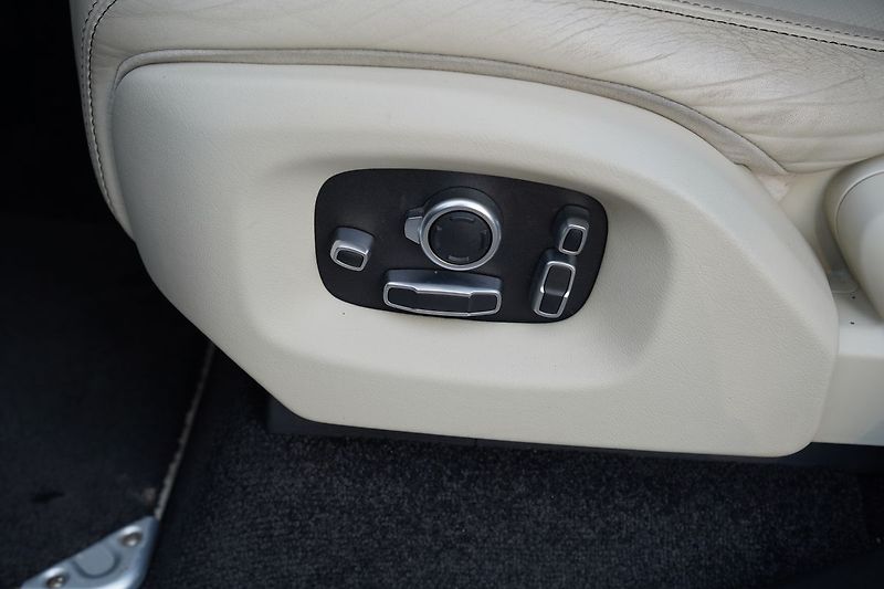 Land Rover Range Rover 4.4 SDV8 LWB  Autobiography - fotka 15 z 53