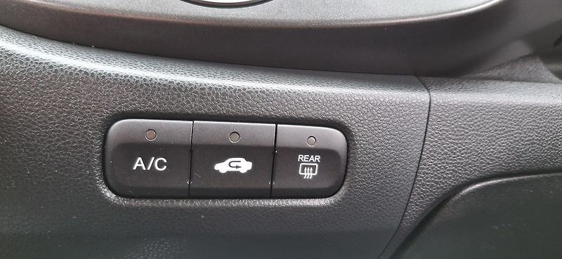 Honda Jazz 1.2 VTEC 66 kw - fotka 31 z 42