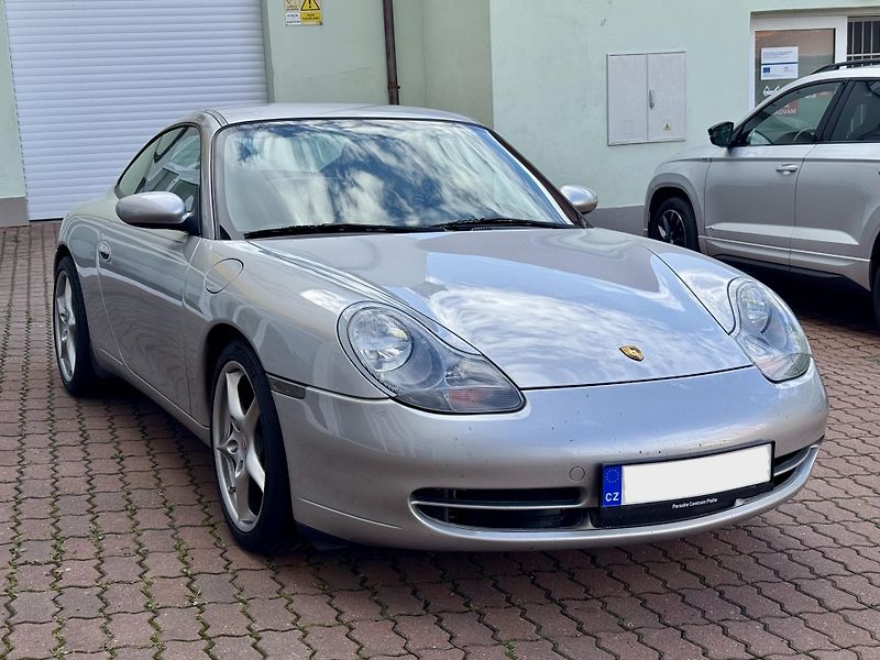 Porsche 911 (1999) Carrera - fotka 4 z 17