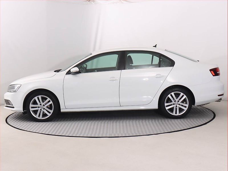 Volkswagen Jetta (2017) 1.4 TSI, Serv.kniha, Tempomat - fotka 3 z 18