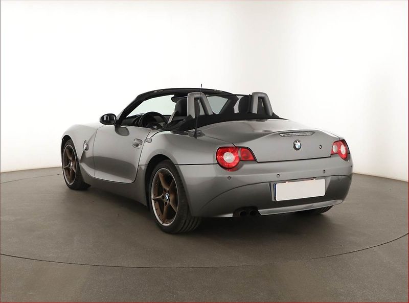 BMW Z4 (2005) 2.2i, Kůže, Tempomat - fotka 4 z 18