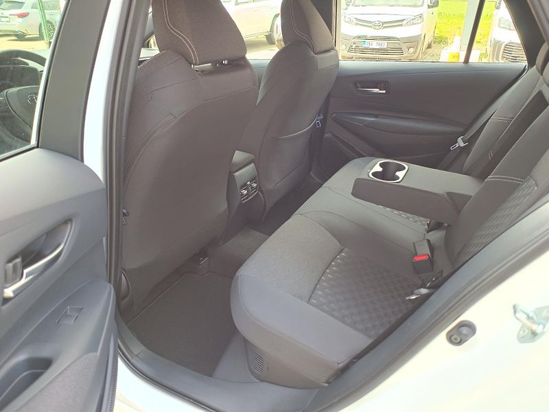 Toyota Corolla (2026) TS1.8 FHEV COMFORT BUSINESS - fotka 7 z 14