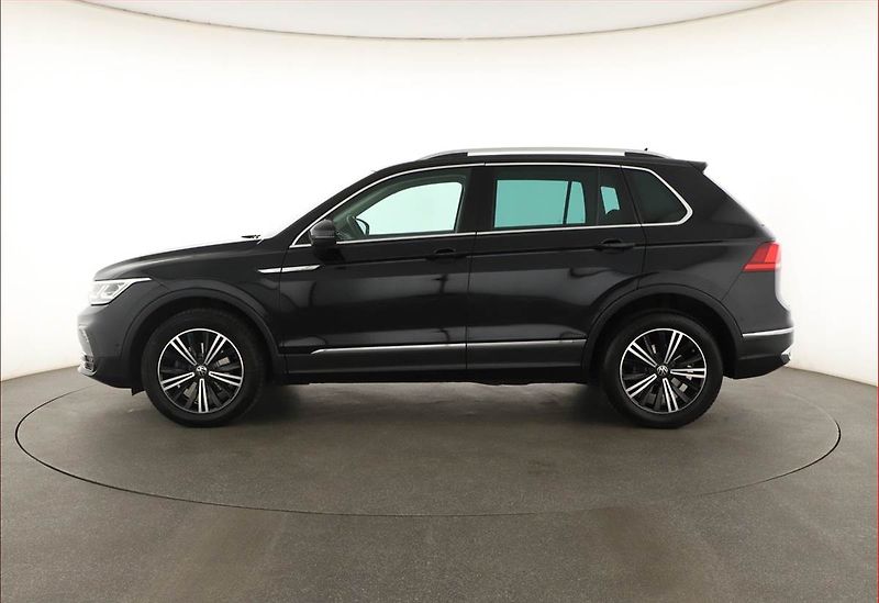 Volkswagen Tiguan (2021) 2.0 TDI - fotka 3 z 22