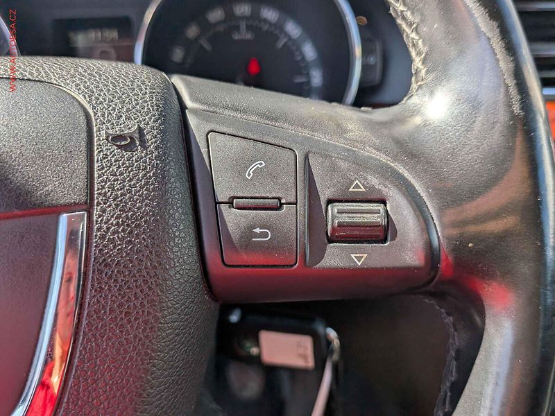 Škoda Superb (2011) 2.0 TDi 4x4, ČR, Navi, bixen - fotka 14 z 16