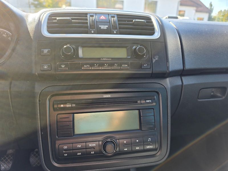Škoda Roomster (2009) 1.4 16V Tažné - fotka 12 z 29