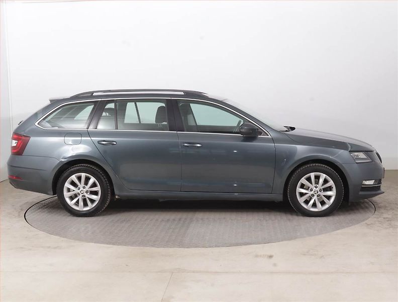 Škoda Octavia (2018) Style 1.6 TDI, Tempomat - fotka 6 z 15