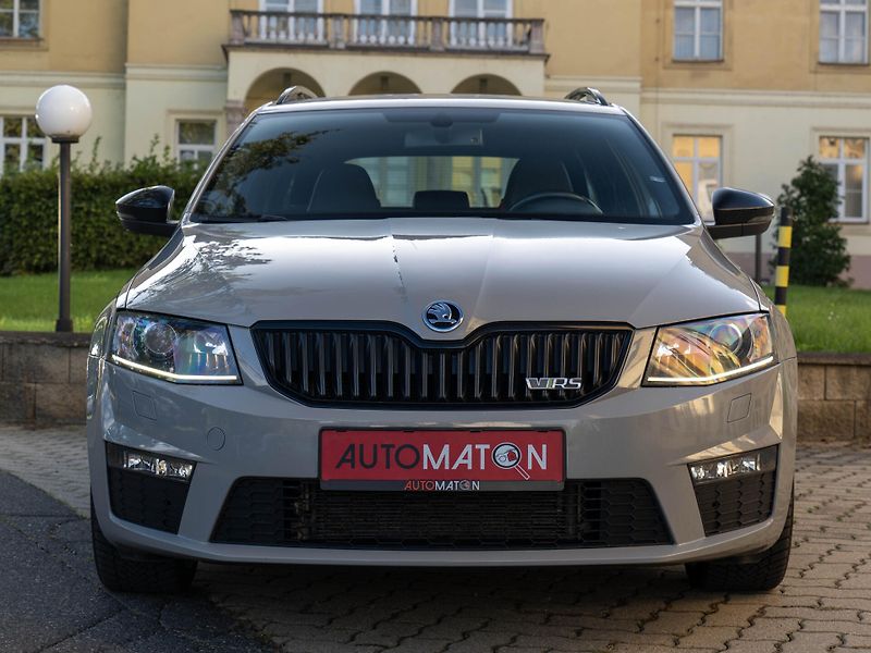 Škoda Octavia 2.0 TDI 135 kW RS Tažné - fotka 2 z 36
