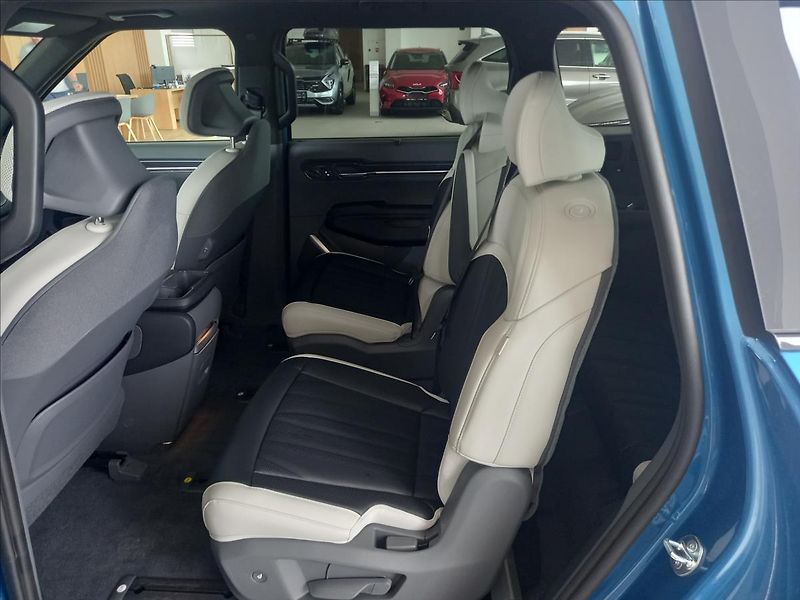 Kia EV9 4x4 GT-Line+ Relax (2026) - fotka 8 z 9