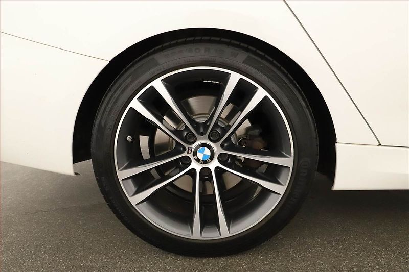 BMW Řada 3 (2015) M Sport 330d xDrive GT - fotka 20 z 20