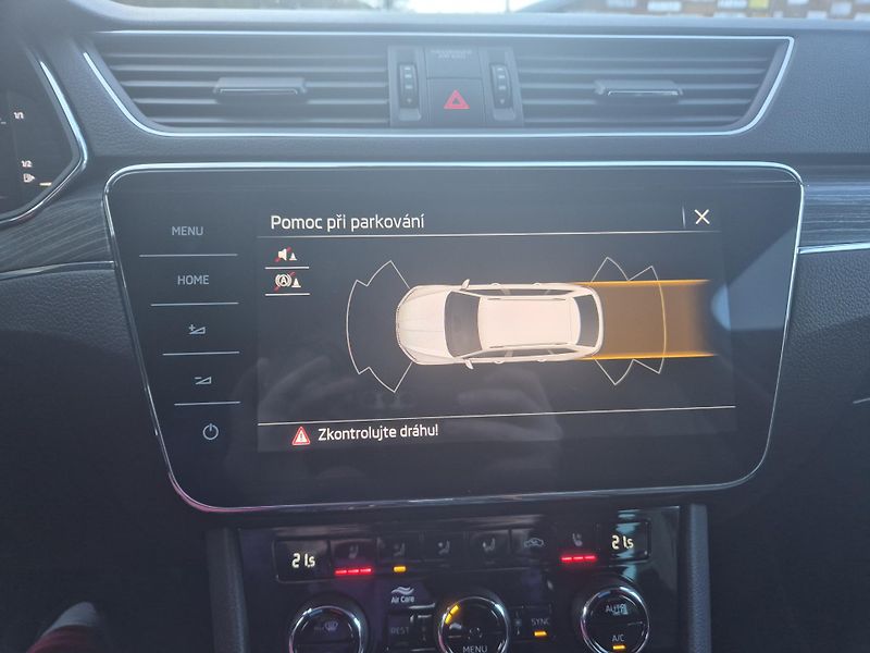 Škoda Superb Combi 2,0TDi DSG 110kw 17ALU - fotka 29 z 44