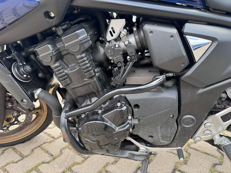 Suzuki GSF 650 S Bandit (2010) 650 CCM 62 KW 3. MAJITEL - fotka 13 z 25