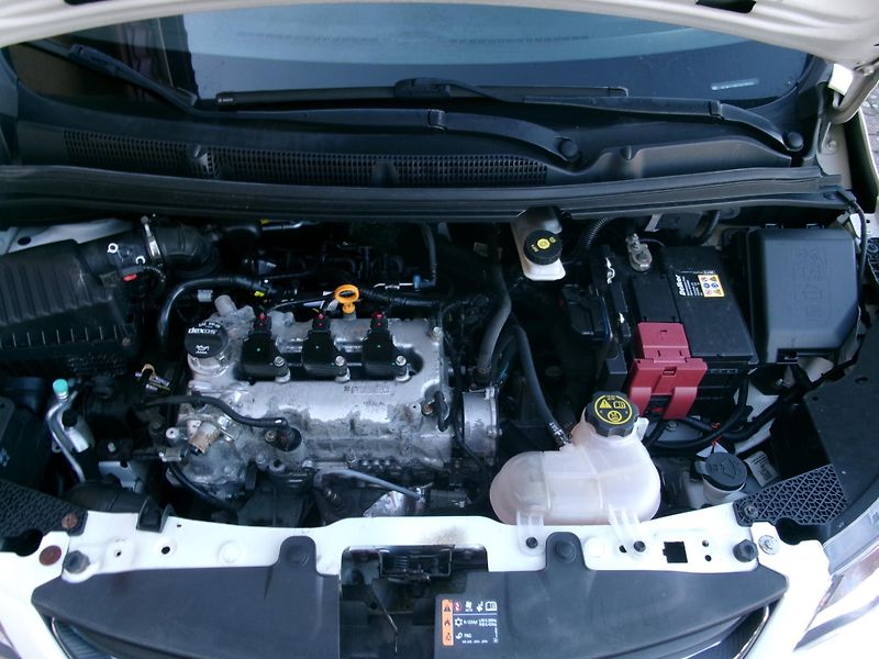 Opel Karl (2016) 1,0L KLIMA TEMP 9x AIRB - fotka 26 z 27