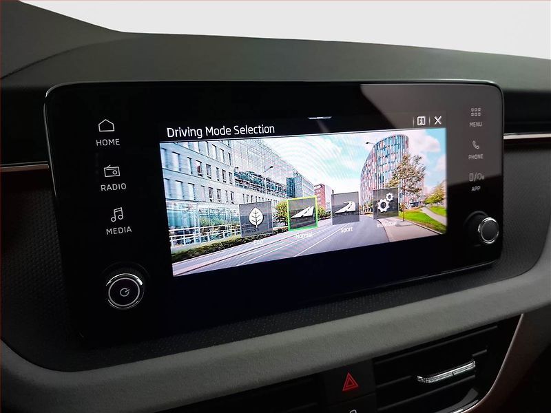 Škoda Kamiq (2025) 1.0 TSI - fotka 16 z 22