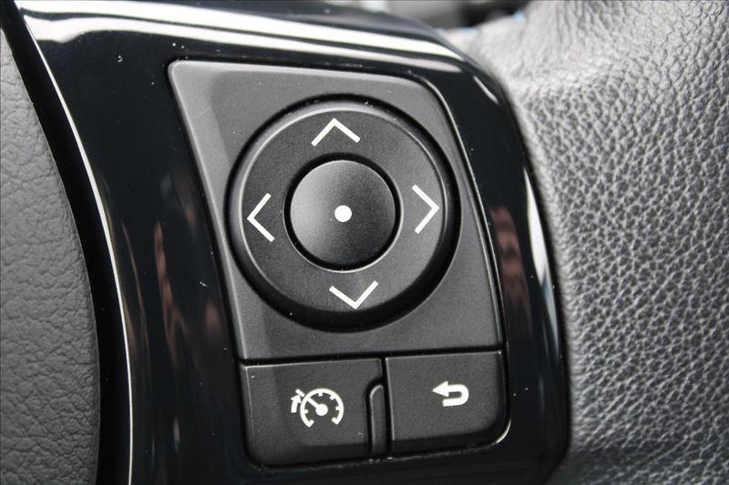 Toyota Yaris 1,5 VVT-i  ČR,A/T,SELECTION - fotka 19 z 29