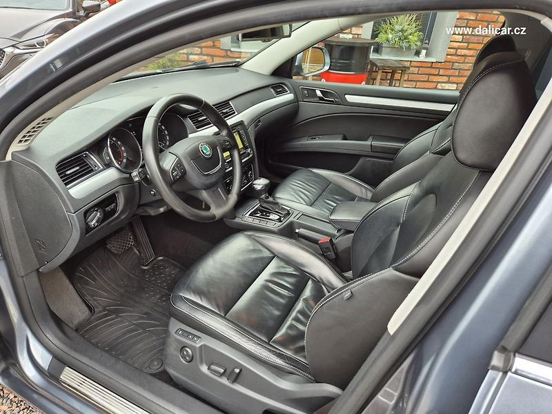Škoda Superb (2012) 2.0TDi 125KW ELEGANCE XENON - fotka 31 z 50