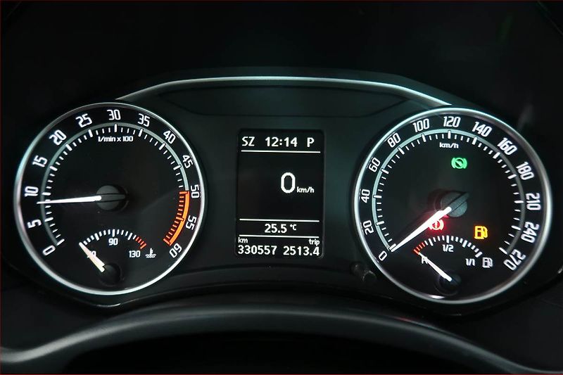 Škoda Octavia (2010) RS 2.0 TDI, Automat, Xenony - fotka 11 z 18