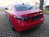 Alfa Romeo Giulia Veloce 2,0 Turbo 280k AWD - náhled 9