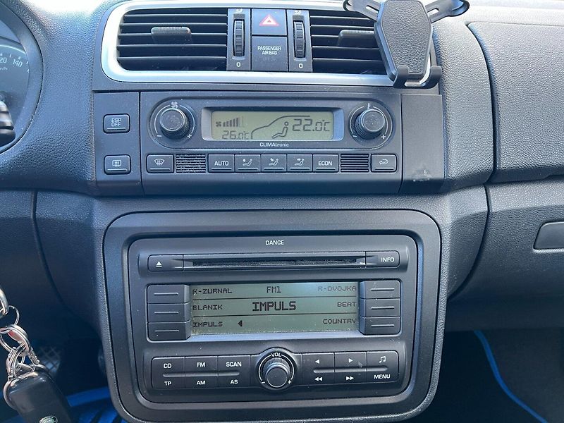 Škoda Fabia (2009) 1.4i 16V 63kW climatronic - fotka 14 z 23