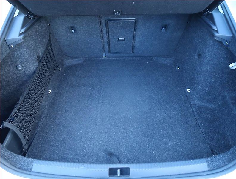 Škoda Octavia (2018) 1.6 TDI, Tempomat - fotka 13 z 14